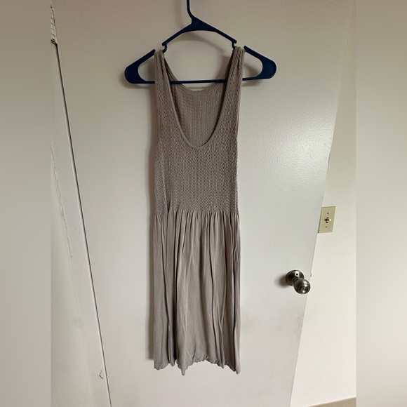 Elegant Gray Sleeveless Dress - Picture 1 of 2
